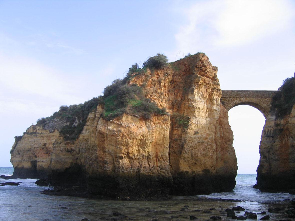 2 lagos falaise pont